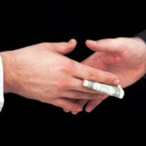 Tagliare la corruzione non la spesa