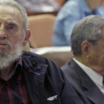 Cuba, il ritorno di Fidel Castro in Parlamento. Il fratello Raul rieletto presidente
