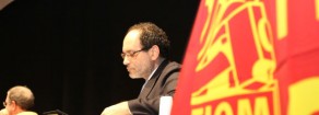 “Il nostro eroe è l’operaio suicida con la Costituzione”