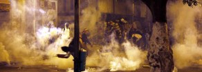 Tunisia in rivolta, si dimette il governo