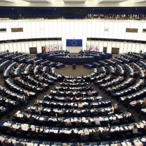 Il Parlamento europeo riscrive la storia