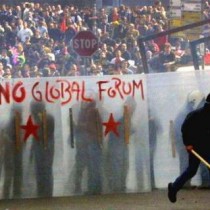 17 marzo 2001, prima di Genova ci fu Napoli