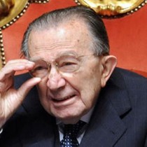 Senatore a vita dal ’91 grazie a Cossiga, nel 2004 il pesante verdetto giudiziario