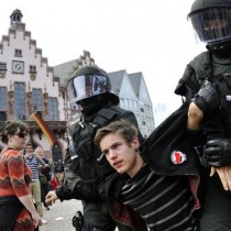 Blockupy Frankfurt ferma il “cuore” della finanza europea