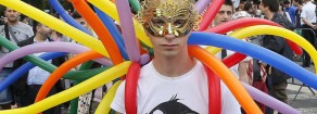 «Lo facciamo alla francese, il Pride»