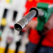 Un litro di benzina costa il doppio di uno di latte