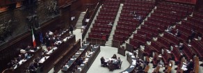 Scandaloso stop lavori alle Camere: tutti al servizio di Berlusconi!