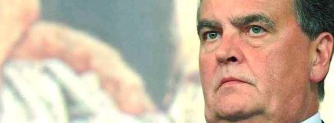 Calderoli fa lo slalom per aggirare i paletti della Corte Costituzionale Le regioni del Nord scalpitano verso il precipizio del regionalismo differenziato Fermiamoli.