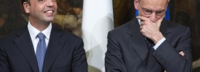 Invece di minacciare obbedendo, il Pd stacchi la spina al governo di Berlusconi!