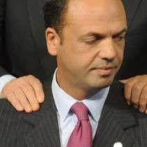 Alfano, no sfiducia. Ferrero (Prc): vergogna! Pd disposto a tutto pur di tenere in piedi il governo