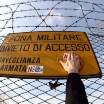 Blitz alla base militare Dal Molin. “Liberiamoci delle servitù militari”