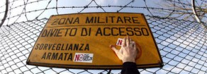 Blitz alla base militare Dal Molin. “Liberiamoci delle servitù militari”