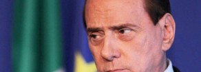 Sbrodolata mediatico-eversiva di Berlusconi. Che non tocca il governo. Per ora