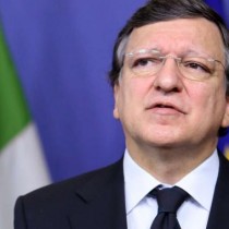 Letta e Barroso a Lampedusa. Contestati dalla folla: «Assassini»