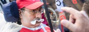 Prc: con un lungo applauso il congresso saluta il leader dei malati di Sla