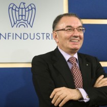 La “via maestra” di Confindustria si chiama dumping salariale