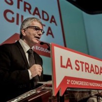 Sel sta con Tsipras, ma andrà al congresso del Pse. Ferrero: Contraddizioni e confusione, ma benvenuti compagni di Sel.