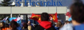 Electrolux – Ferrero e Fantozzi (Prc): “Da che parte sta Renzi? Non con le lavoratrici e i lavoratori”