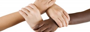 Rifondazione: aggressioni omicide e indifferenza, ecco gli ingredienti del razzismo che dilaga