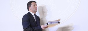 Def, Renzi si rimangia la promessa sul calo della disoccupazione. In compenso vara una valanga di tagli