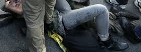 12 aprile, Prc: indecenti difesa e comportamento del poliziotto: si dimetta. Basta repressione, codici identificativi subito