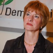 Difesa, ecco il libro nero della ministra Pinotti