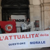 A Venezia flash mob per celebrare la questione morale di Enrico Berlinguer: No Mose!