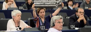 Protesta in Aula di Forenza: “Presente è precarietà e crisi, futuro sarà reddito e conflitto”