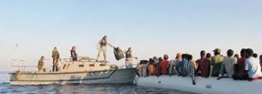 Migranti, Prc: «Chiudere i porti alle navi umanitarie è un crimine»