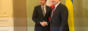 Ucraina, Ferrero: “Renzi sepolcro imbiancato. Appoggio a oligarca Poroshenko e al suo governo coi nazisti fomenta la guerra”