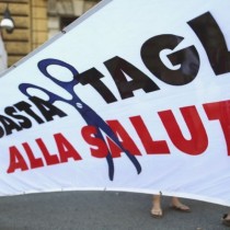 Renzi vuole demolire servizio sanitario nazionale per privatizzare sanità