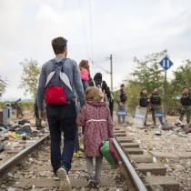 Volontari e migranti oltre i muri della Fortezza Europa