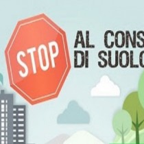 Il progetto di legge del governo non ferma il consumo del suolo, rilancia la speculazione