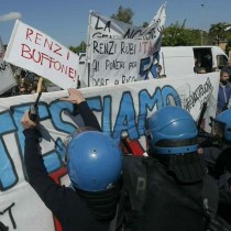 Pisa: “Renzi non c’è ma botte e manganelli non li fa mancare mai”