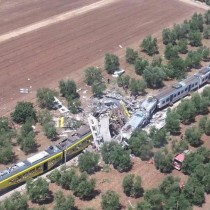 Scontro treni, Ferrero: «Di fronte a queste morti insensate non bastano le lacrime: togliere i soldi dall’alta velocità e metterli per le linee dei pendolari»