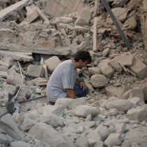 Terremoto, Ferrero: “A un mese dal sisma crolla una palazzina a Roma: serve piano pubblico per messa in sicurezza delle case”