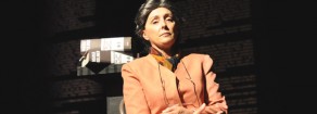 “El Diccionario”. Salvare le parole dalla dittatura è una scelta di vita. A teatro con Liliana Garcia Sosa
