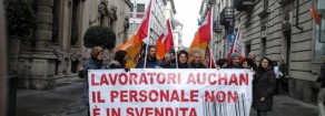 No ai trasferimenti punitivi. PRC – Se solidale con lavoratrici e lavoratori Auchan Torino