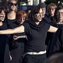 Contro legge su aborto mobilitazione in Polonia. Lunedì 3 sciopero generale