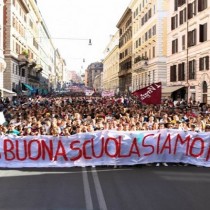 Dalla scuola il primo grande “No” a Renzi. In piazza non meno di centomila studenti medi e universitari. Prc: “Governo senza scrupoli. Ancora manganellate”