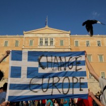 Uniti e solidali con la Grecia per cambiare l’Europa