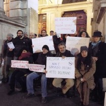 A Torino Appendino sgombera senza tetto. Per comandante vigili i poveri sono spazzatura