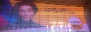Lo spot nelle stazioni Fs è legale? Scontro tra Pap e lista +Europa