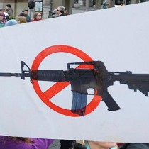 Strage Florida, Acerbo: «Meno armi, più sicurezza»