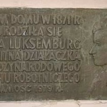 Petizione contro la rimozione della lapide commemorativa nel luogo di nascita di Rosa Luxemburg