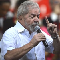 Una canzone di solidarietà a Lula