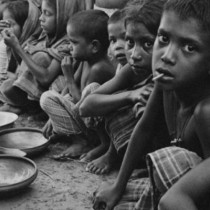La guerra della fame che affligge i poveri del mondo