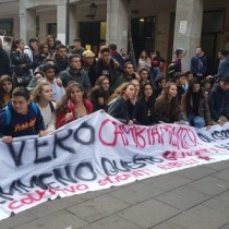 Una generazione che scende in piazza