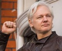 Assange, il presidente dellâEcuador si vergogni!