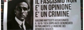 Striscione Mussolini, Prc: “Denunceremo i fascisti che hanno esposto quello striscione”